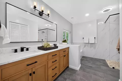 Bath - 2881 Countryside Dr, Placerville, CA 95667 photo 2 of 6