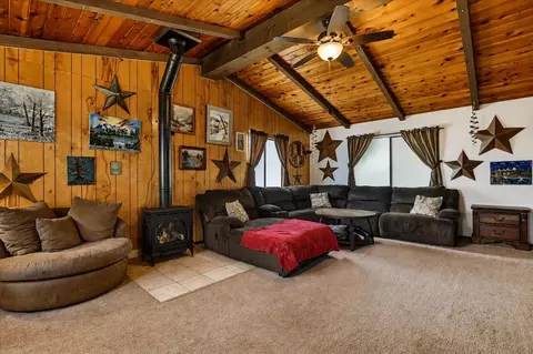 Living - 281 Glenbrook Dr, Grass Valley, CA 95945 photo 2 of 4