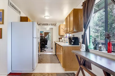 Kitchen - 281 Glenbrook Dr, Grass Valley, CA 95945 photo 3 of 5