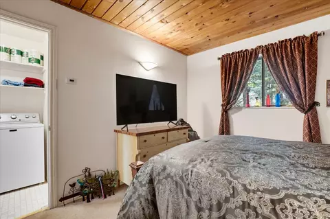 Bedroom - 281 Glenbrook Dr, Grass Valley, CA 95945 photo 7 of 9