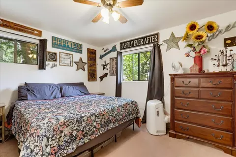 Bedroom - 281 Glenbrook Dr, Grass Valley, CA 95945 photo 1 of 9
