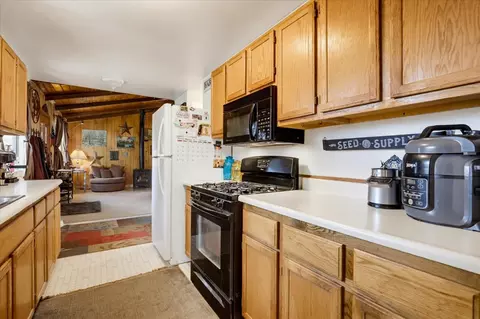 Kitchen - 281 Glenbrook Dr, Grass Valley, CA 95945 photo 1 of 5