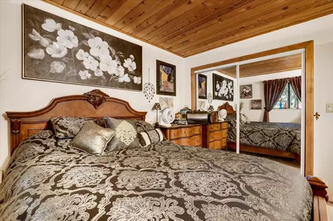 Bedroom - 281 Glenbrook Dr, Grass Valley, CA 95945 photo 8 of 9
