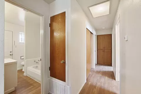 Entry Way - 992 E Alameda St, Manteca, CA 95336 photo 1 of 1