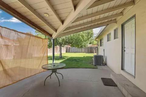 Exterior - 992 E Alameda St, Manteca, CA 95336 photo 3 of 7