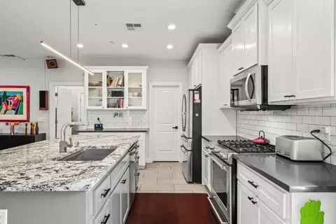Kitchen - 2605 Gunn Rd, Carmichael, CA 95608 photo 3 of 4