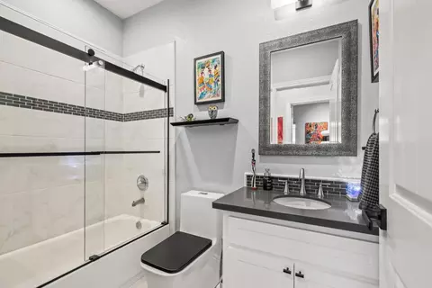 Bath - 2605 Gunn Rd, Carmichael, CA 95608 photo 4 of 4