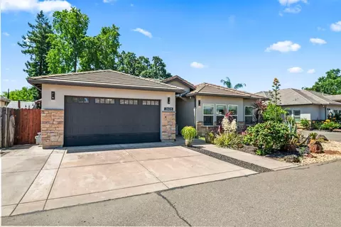 Exterior - 2605 Gunn Rd, Carmichael, CA 95608 photo 2 of 4