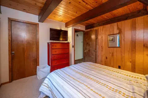 Bedroom - 2437 Chamonix Dr, Arnold, CA 95223 photo 2 of 8