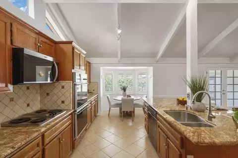 Kitchen - 1457 Keagle Way, Lodi, CA 95242 photo 2 of 4