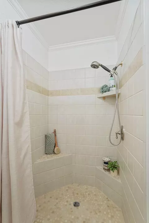 Bath - 1457 Keagle Way, Lodi, CA 95242 photo 4 of 4