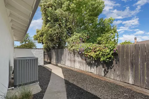 Exterior - 1457 Keagle Way, Lodi, CA 95242 photo 11 of 12