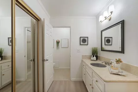 Bath - 1457 Keagle Way, Lodi, CA 95242 photo 3 of 4