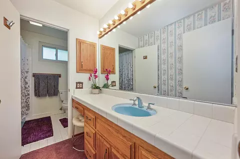 Bath - 6447 Rexford Way, Carmichael, CA 95608 photo 1 of 1