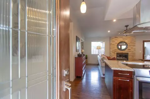 Entry Way - 668 Shadowview Ct, Turlock, CA 95382 photo 1 of 2