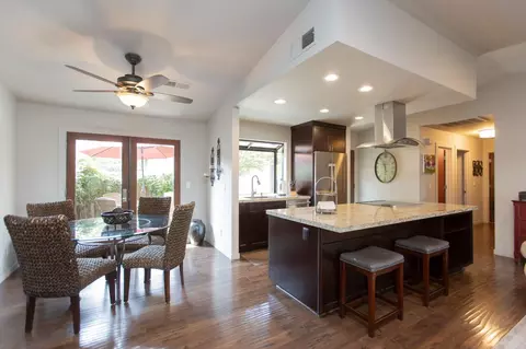 Kitchen - 668 Shadowview Ct, Turlock, CA 95382 photo 4 of 4