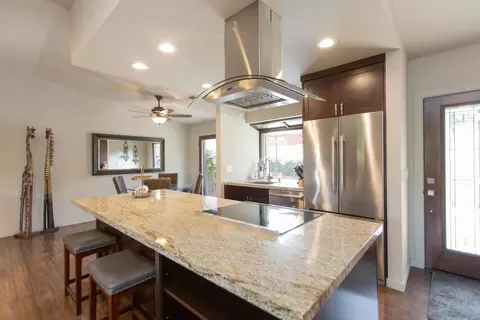 Kitchen - 668 Shadowview Ct, Turlock, CA 95382 photo 3 of 4