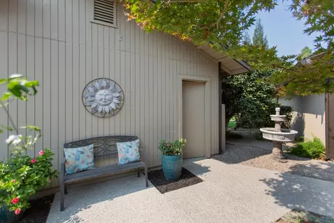 Exterior - 668 Shadowview Ct, Turlock, CA 95382 photo 8 of 8