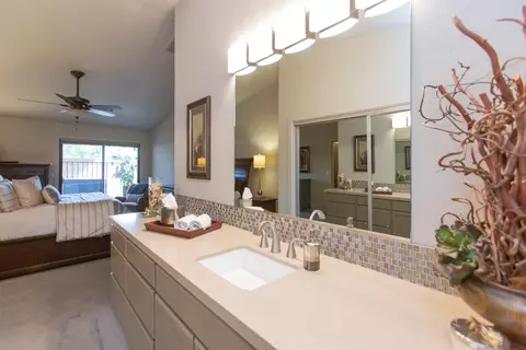 Bath - 668 Shadowview Ct, Turlock, CA 95382 photo 3 of 3