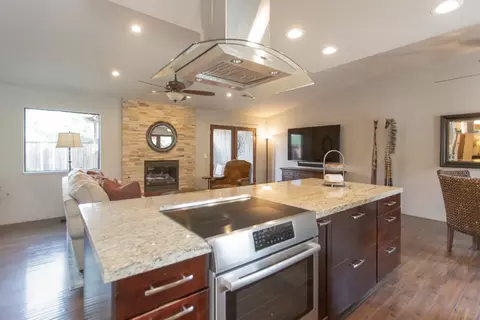 Kitchen - 668 Shadowview Ct, Turlock, CA 95382 photo 1 of 4