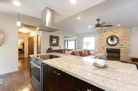 Kitchen - 668 Shadowview Ct, Turlock, CA 95382 photo 2 of 4