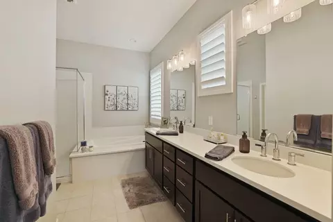 Bath - 97 Bodega Dr, Lodi, CA 95240 photo 4 of 7