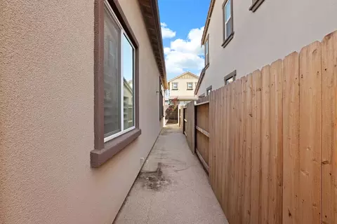 Entry Way - 97 Bodega Dr, Lodi, CA 95240 photo 4 of 4