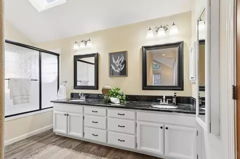 Bath - 2317 Benton Pl, Davis, CA 95618 photo 1 of 6