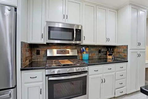 Kitchen - 2208 Cabrillo Cir, Lodi, CA 95242 photo 7 of 7