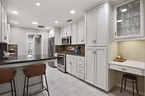 Kitchen - 2208 Cabrillo Cir, Lodi, CA 95242 photo 2 of 7
