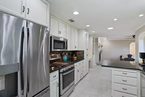 Kitchen - 2208 Cabrillo Cir, Lodi, CA 95242 photo 5 of 7