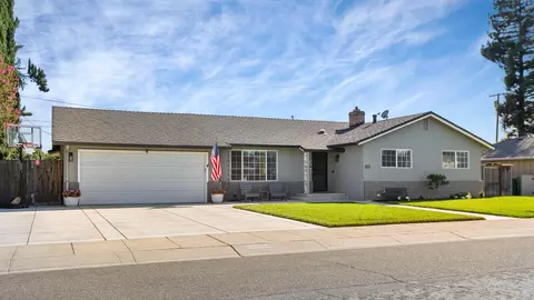 Exterior - 2208 Cabrillo Cir, Lodi, CA 95242 photo 3 of 14