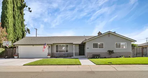 Exterior - 2208 Cabrillo Cir, Lodi, CA 95242 photo 2 of 14