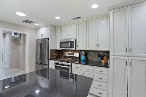 Kitchen - 2208 Cabrillo Cir, Lodi, CA 95242 photo 3 of 7
