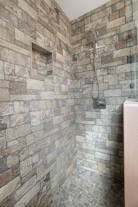 Bath - 2208 Cabrillo Cir, Lodi, CA 95242 photo 7 of 8