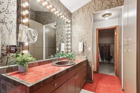 Bath - 861 Malaga Ave, Davis, CA 95616 photo 3 of 13