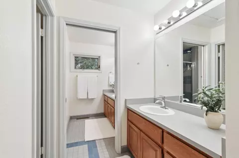 Bath - 861 Malaga Ave, Davis, CA 95616 photo 9 of 13