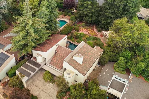View/Area - 861 Malaga Ave, Davis, CA 95616 photo 3 of 6