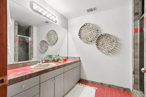 Bath - 861 Malaga Ave, Davis, CA 95616 photo 1 of 13