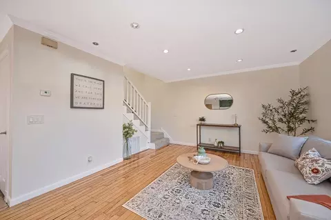 Living - 239 Mill St #8, Grass Valley, CA 95945 photo 4 of 4