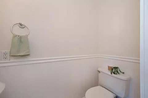 Bath - 239 Mill St #8, Grass Valley, CA 95945 photo 4 of 4