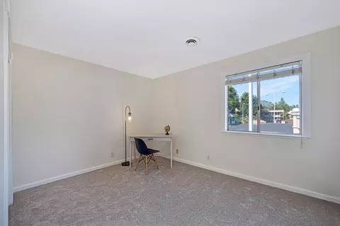 Bedroom - 239 Mill St #8, Grass Valley, CA 95945 photo 3 of 4