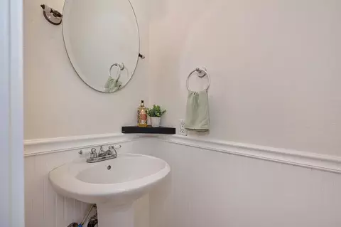 Bath - 239 Mill St #8, Grass Valley, CA 95945 photo 3 of 4