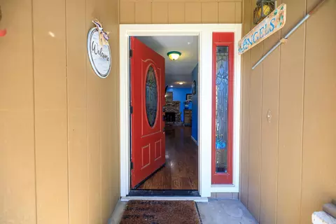 Entry Way - 3290 Vanderbilt Ave, Turlock, CA 95382 photo 1 of 3