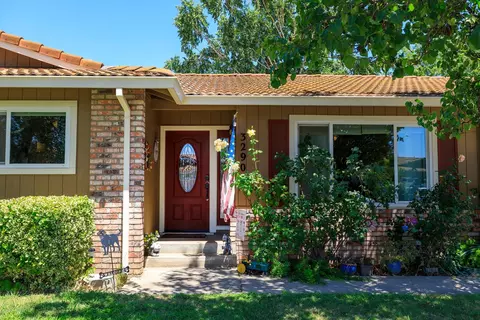 Exterior - 3290 Vanderbilt Ave, Turlock, CA 95382 photo 2 of 22