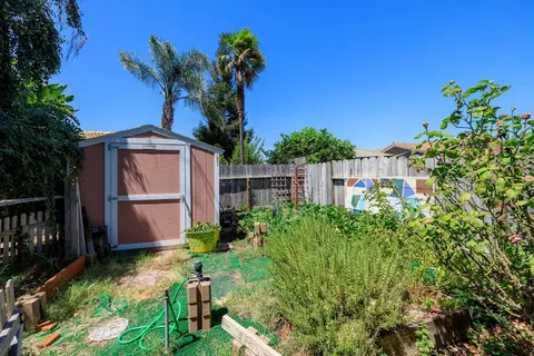 Exterior - 3290 Vanderbilt Ave, Turlock, CA 95382 photo 17 of 22