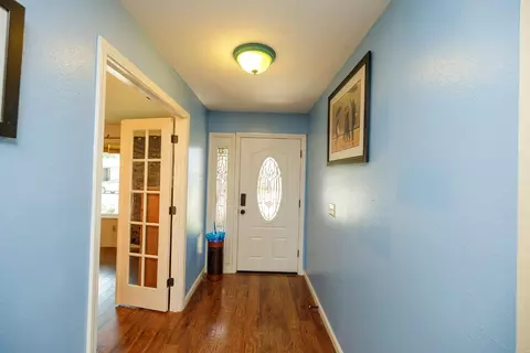 Entry Way - 3290 Vanderbilt Ave, Turlock, CA 95382 photo 2 of 3