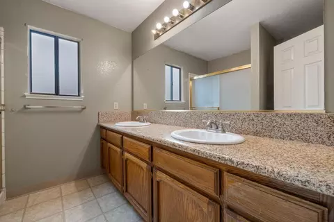 Bath - 1200 Moffett Rd, Modesto, CA 95351 photo 2 of 3