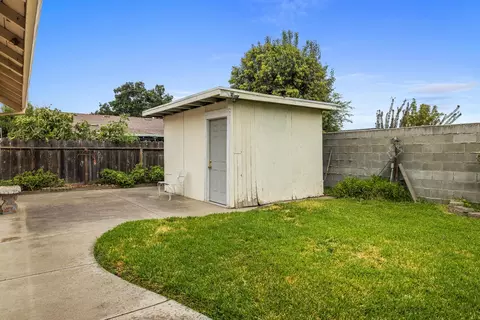 Exterior - 1200 Moffett Rd, Modesto, CA 95351 photo 3 of 5