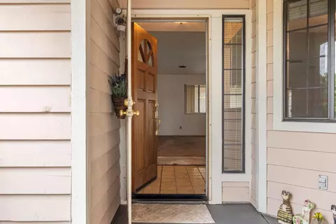 Entry Way - 1200 Moffett Rd, Modesto, CA 95351 photo 1 of 4
